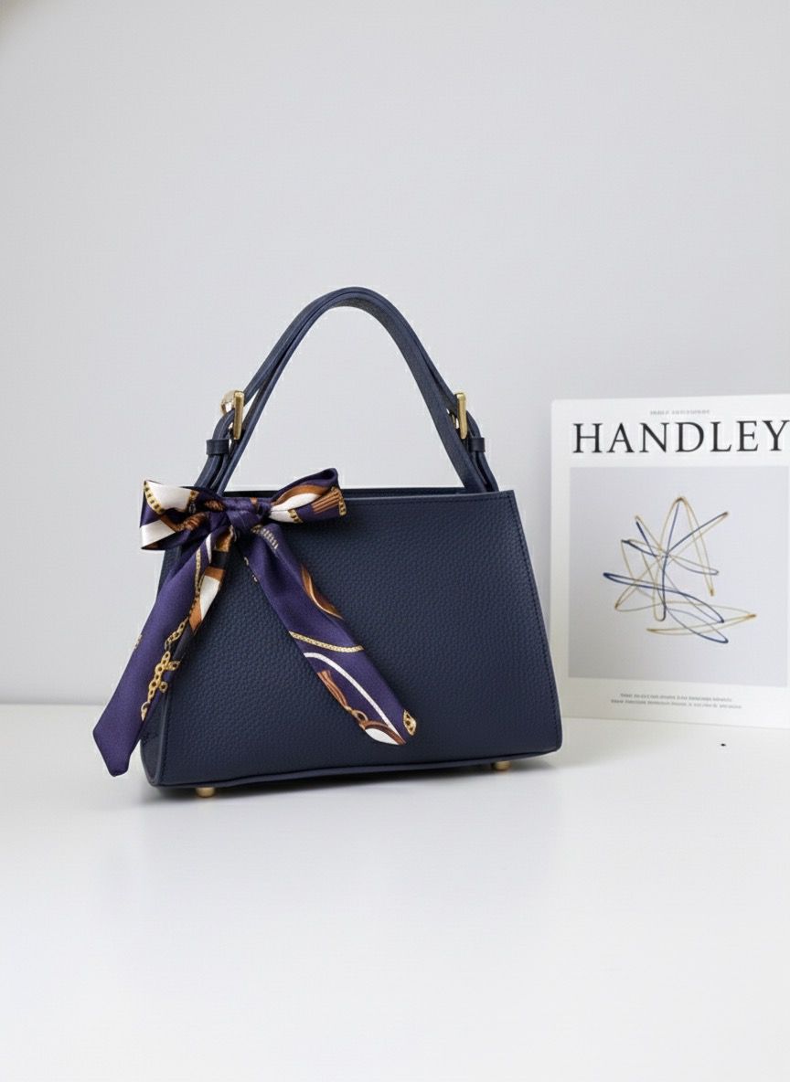 FULAR DETAYLI ŞIK TASARIMLI ÇANTA