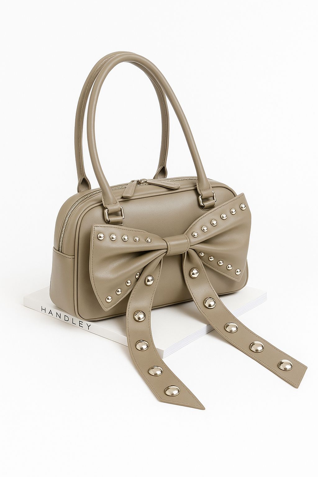 Fiyonk Zımba Detaylı Omuz Çantası