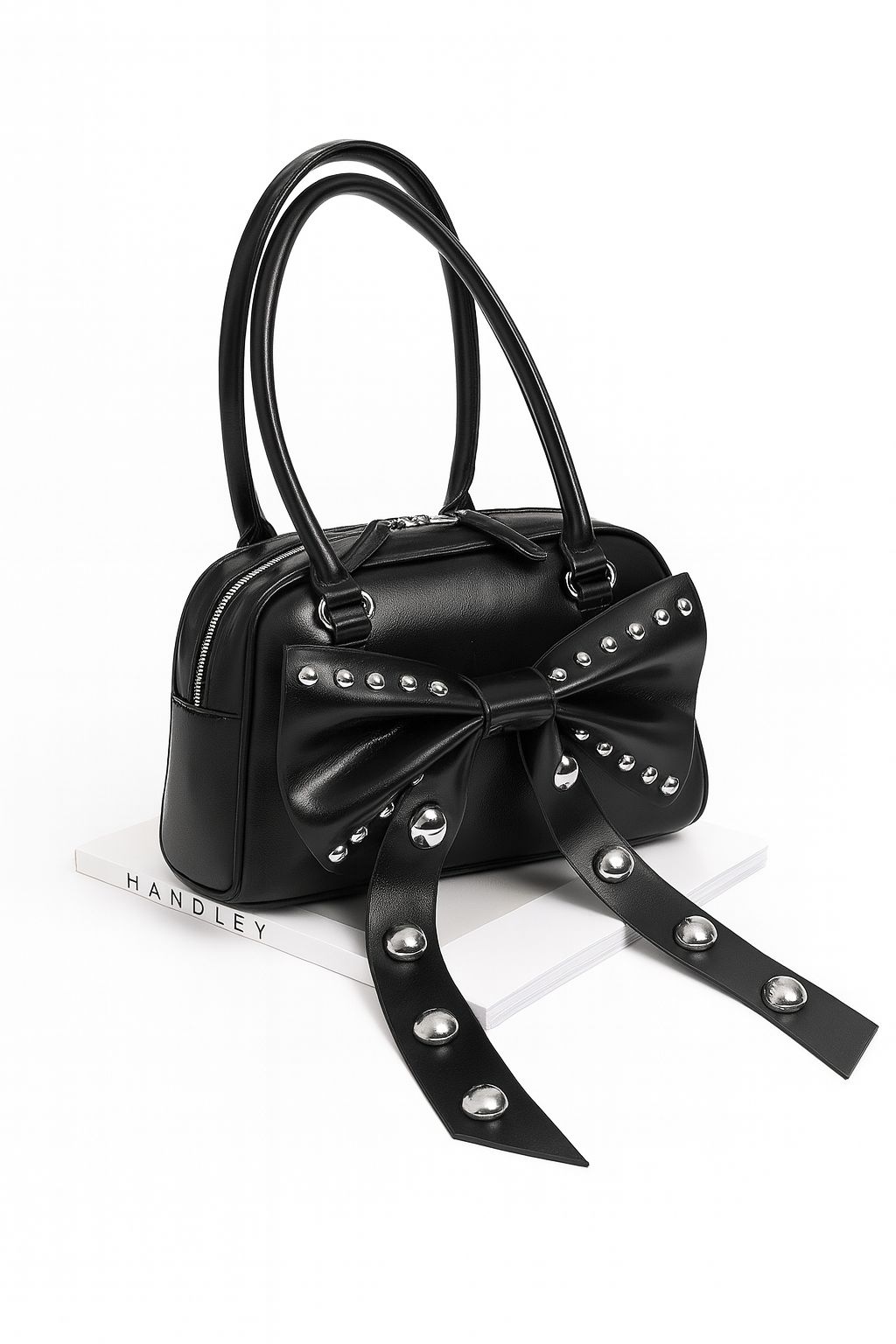 Fiyonk Zımba Detaylı Omuz Çantası