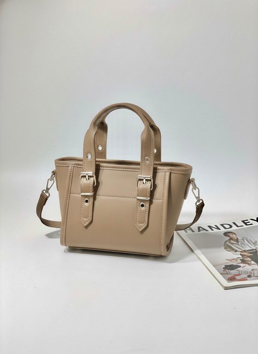 TOKA DETAYLI ŞIK ÇAPRAZ ASKILI ÇANTA